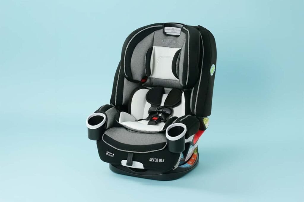 Graco 4Ever DLX, candidata a melhor cadeirinha infantil 4 em 1, em destaque.